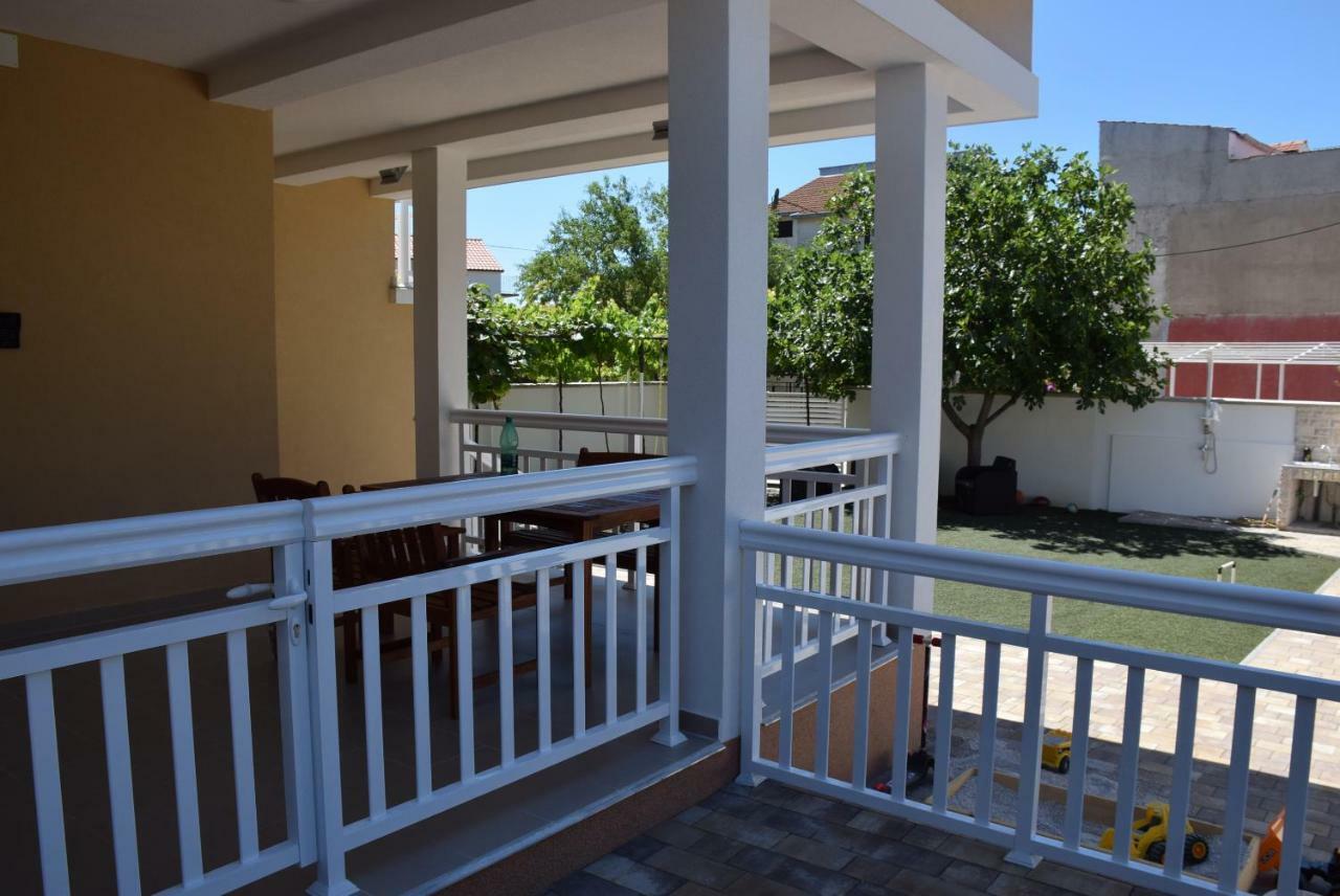 Apartments Zelic Vodice Exterior photo